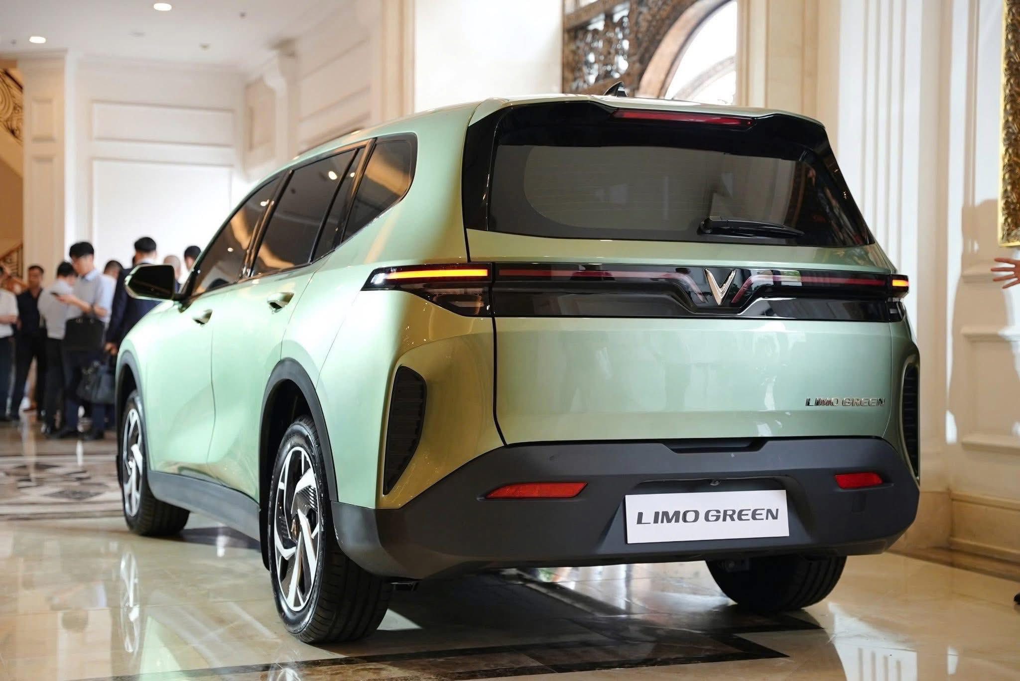 VinFast Limo Green lần đầu xuất hiện ngoài thực tế 24 VinFast Limo Green lần đầu xuất hiện ngoài thực tế 500083415 122134650200783930 6905295629688298019 n VinFast Limo Green lần đầu xuất hiện ngoài thực tế